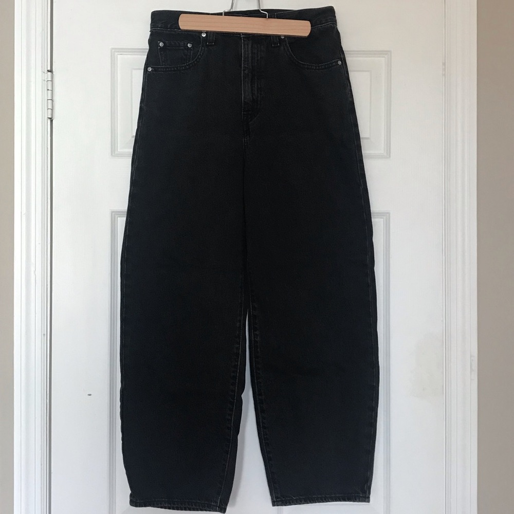 Levi’s Balloon Leg Women’s Jeans in Black Rose